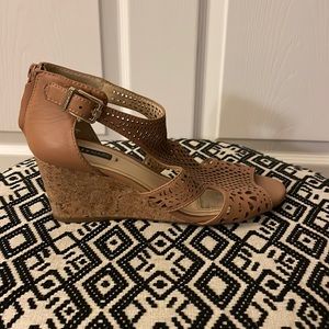 Alex Marie nude 2” wedges